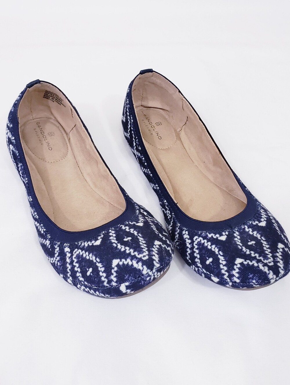 Bandolino Navy Blue White Geometric Tribal Ballet Flats Size 7M 7